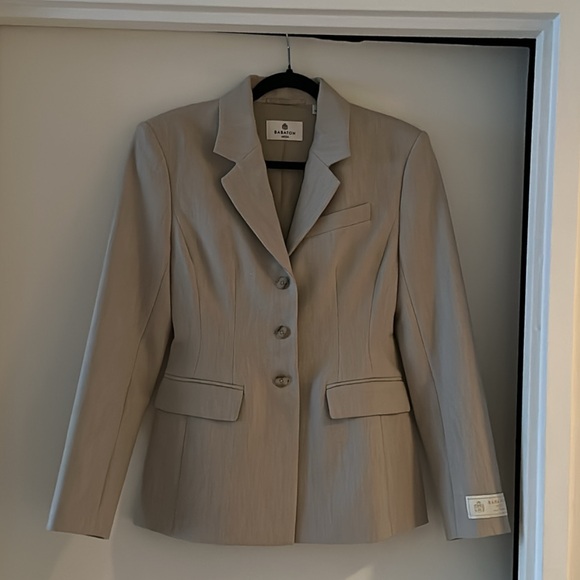 Aritzia Babaton Standout Blazer in Heather Matte Pearl - Picture 3 of 5